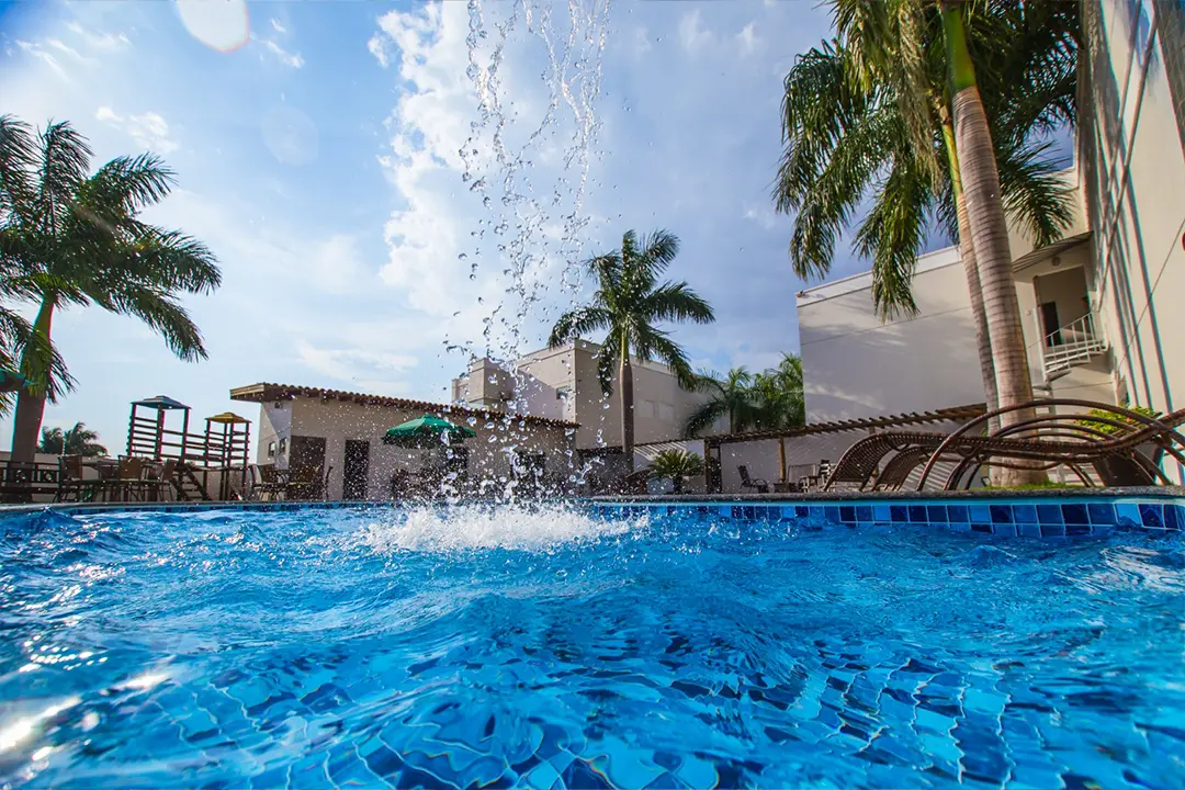 Piscina e área de lazer