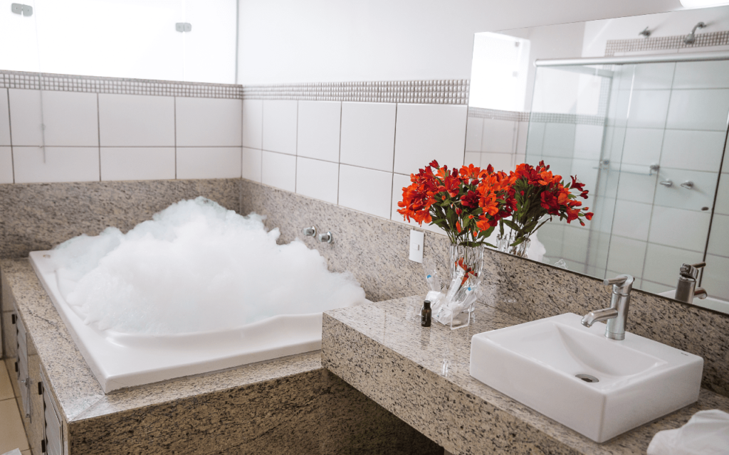Suíte Master Luxo do Ville Hotel Gramadão com Hidromassagem em Votuporanga e cama king-Size